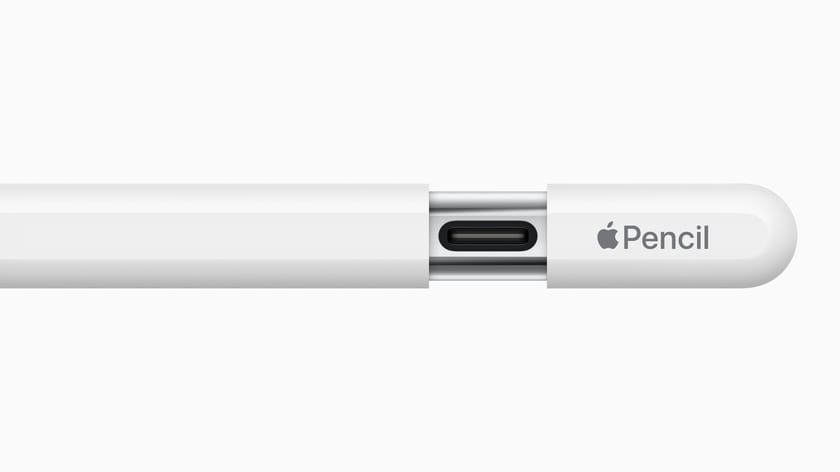 Apple Pencil for detailed scene editing.